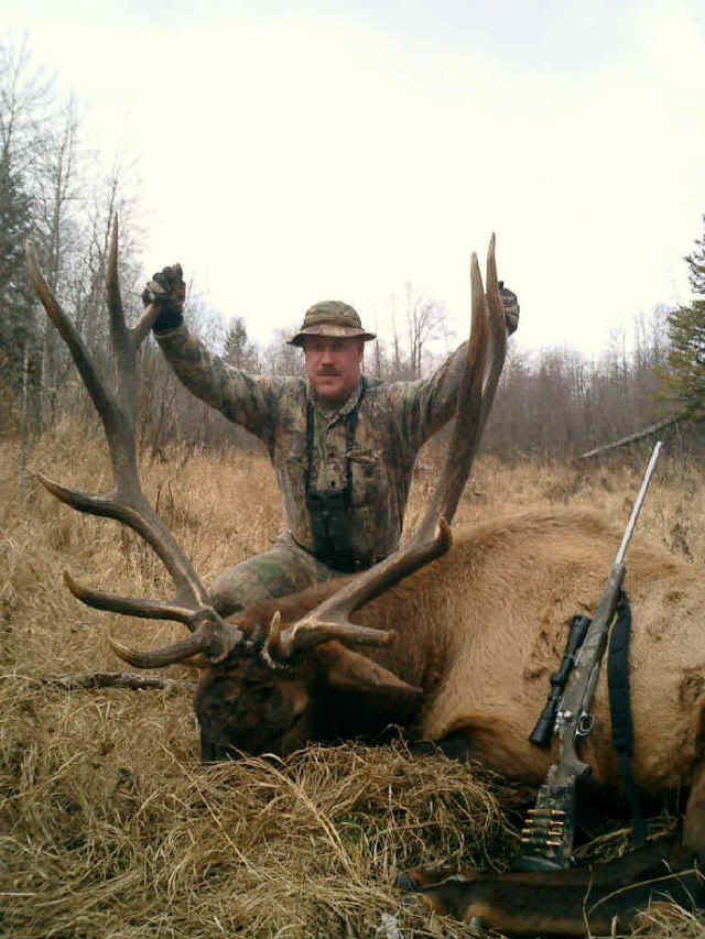 Buddy Witherspoon from Texas with trophy elk at Echo Lake Hunts in Saskatchewan