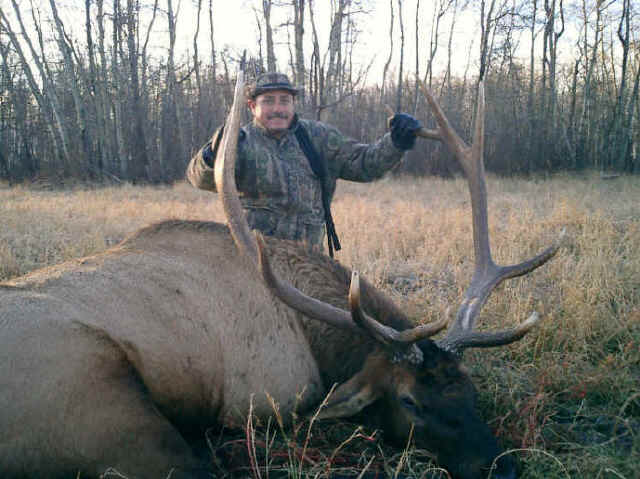 Felipe Salazar from Texas with trophy elk at Echo Lake Hunts in Saskatchewan