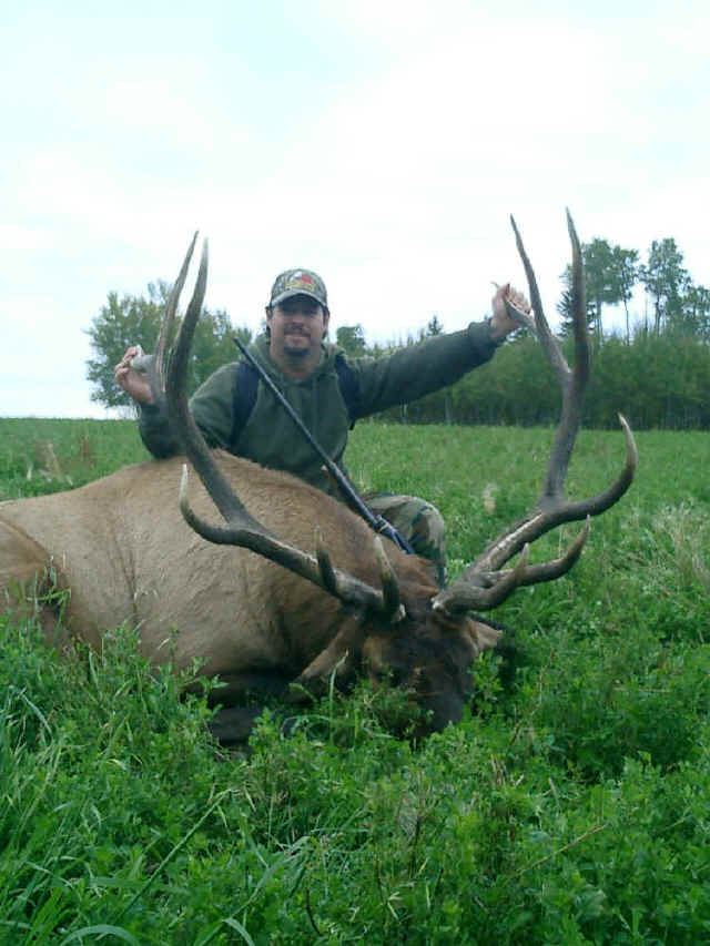 Daniel Lerma from Texas with trophy elk at Echo Lake Hunts in Saskatchewan