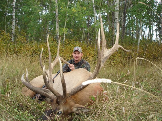 David Leavitt from Utah with trophy elk at Echo Lake Hunts in Saskatchewan