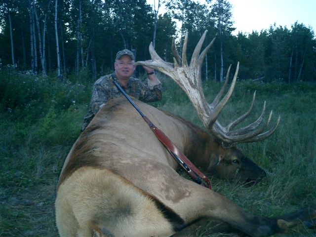 Gary Smith from Arizona with trophy elk at Echo Lake Hunts in Saskatchewan