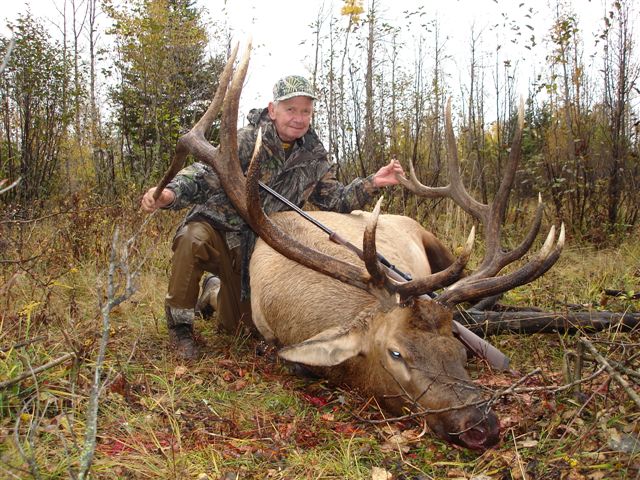 Glenn Harrison from Texas with trophy elk at Echo Lake Hunts in Saskatchewan