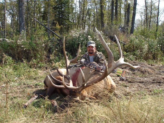 Heath Miller from Utah with trophy elk at Echo Lake Hunts in Saskatchewan