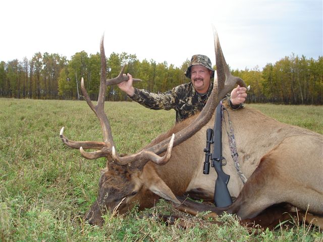 Jeff Speed from Texas with trophy elk at Echo Lake Hunts in Saskatchewan