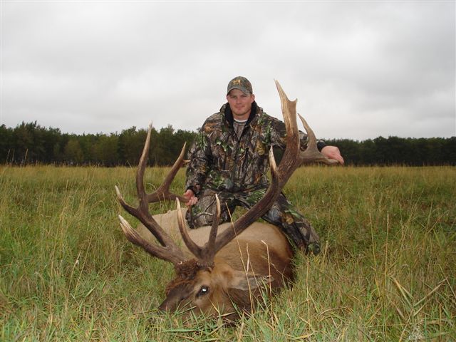 Nick Ence from Utah with trophy elk at Echo Lake Hunts in Saskatchewan