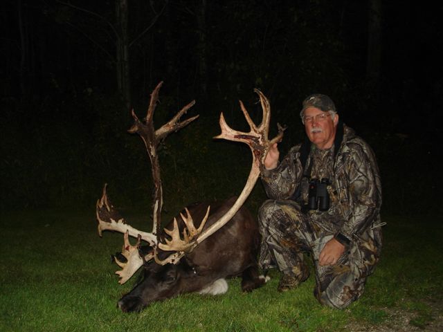 Alvin Prause from Texas with trophy bull elk at Echo Lake Hunts in Saskatchewan