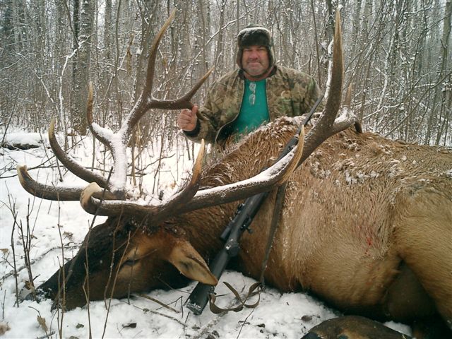 Paul Squyres from Louisiana with trophy bull elk at Echo Lake Hunts in Saskatchewan