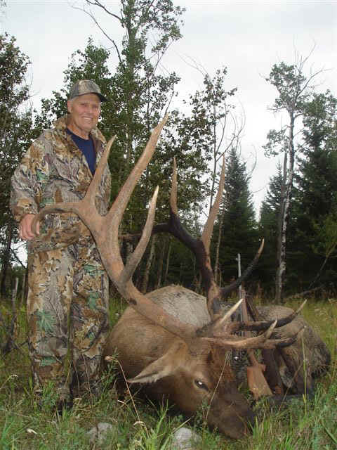 Russell Ericksen from Oregon with trophy bull elk at Echo Lake Hunts in Saskatchewan
