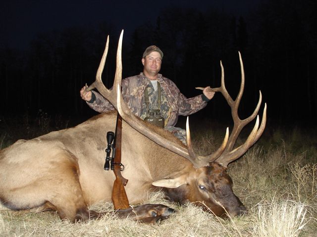 Billy Kyle from Arkansas with trophy bull elk at Echo Lake Hunts in Saskatchewan