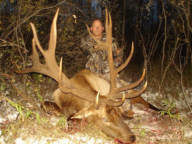 Garry Crook from Texas with trophy bull elk at Echo Lake Hunts in Saskatchewan