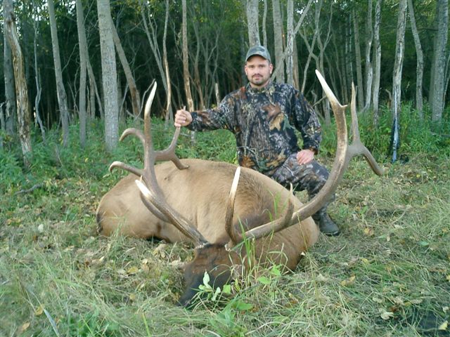 Larry Brady from Pennsylvania with trophy bull elk at Echo Lake Hunts in Saskatchewan