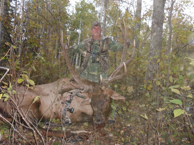 Bobby Lee from Texas with trophy bull elk at Echo Lake Hunts in Saskatchewan