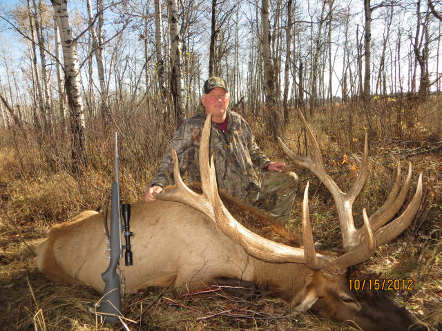 Mike Stevens from Minnesota with trophy bull elk at Echo Lake Hunts in Saskatchewan