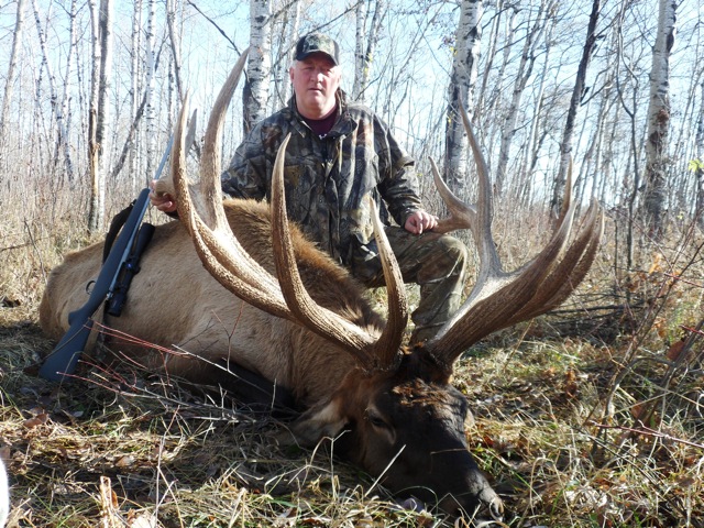 Mike Stevens from Minnesota with trophy bull elk at Echo Lake Hunts in Saskatchewan