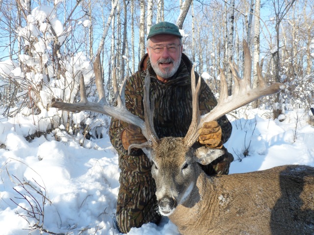 Richard Sheppler from Tennessee with trophy deer at Echo Lake Hunts in Saskatchewan