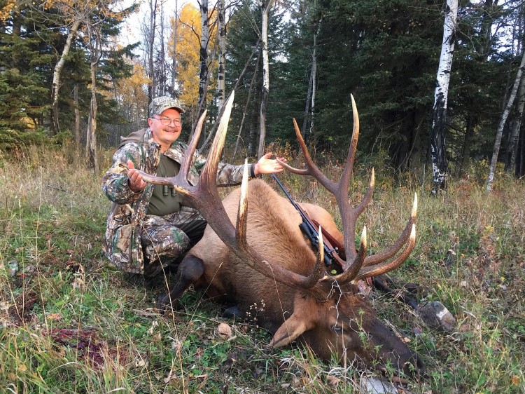 Allen Stoelb from Wisconsin with trophy bull elk at Echo Lake Hunts in Saskatchewan