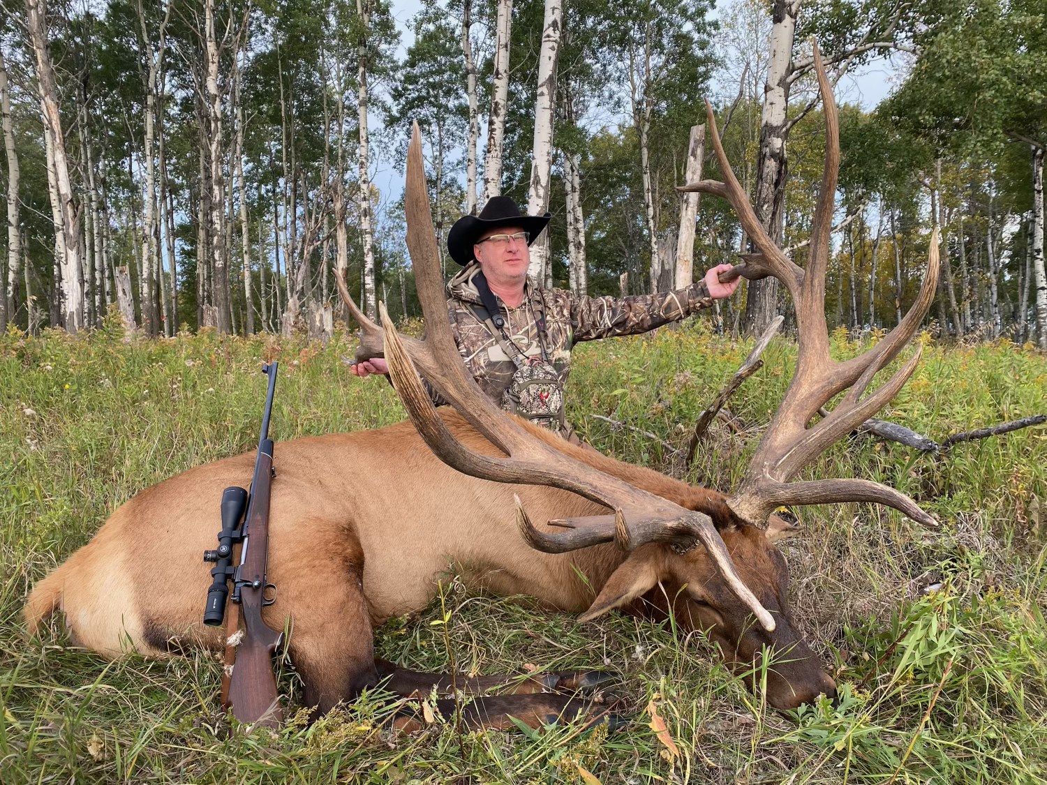 Jason Zingerman from Missouri with trophy bull elk at Echo Lake Hunts in Saskatchewan
