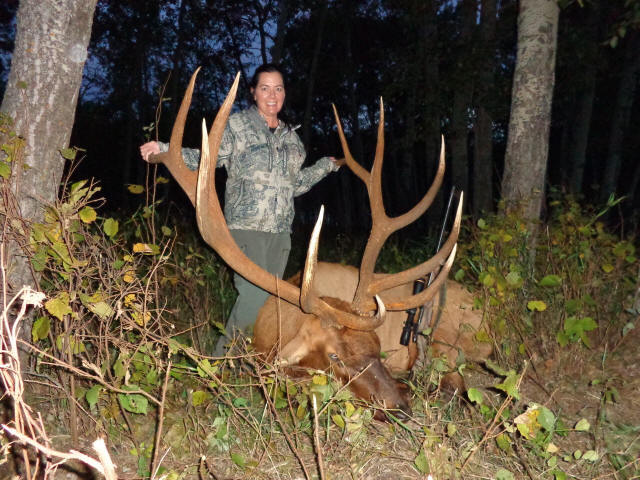 Lisa Schearer from Montana with trophy bull elk at Echo Lake Hunts in Saskatchewan