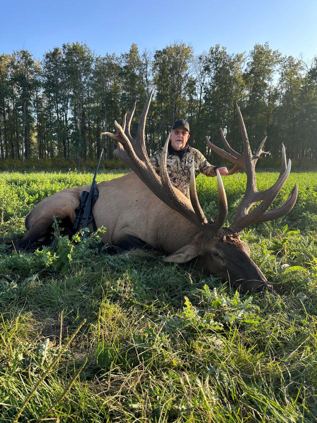 John Gudger from Georgia with trophy bull elk at Echo Lake Hunts
