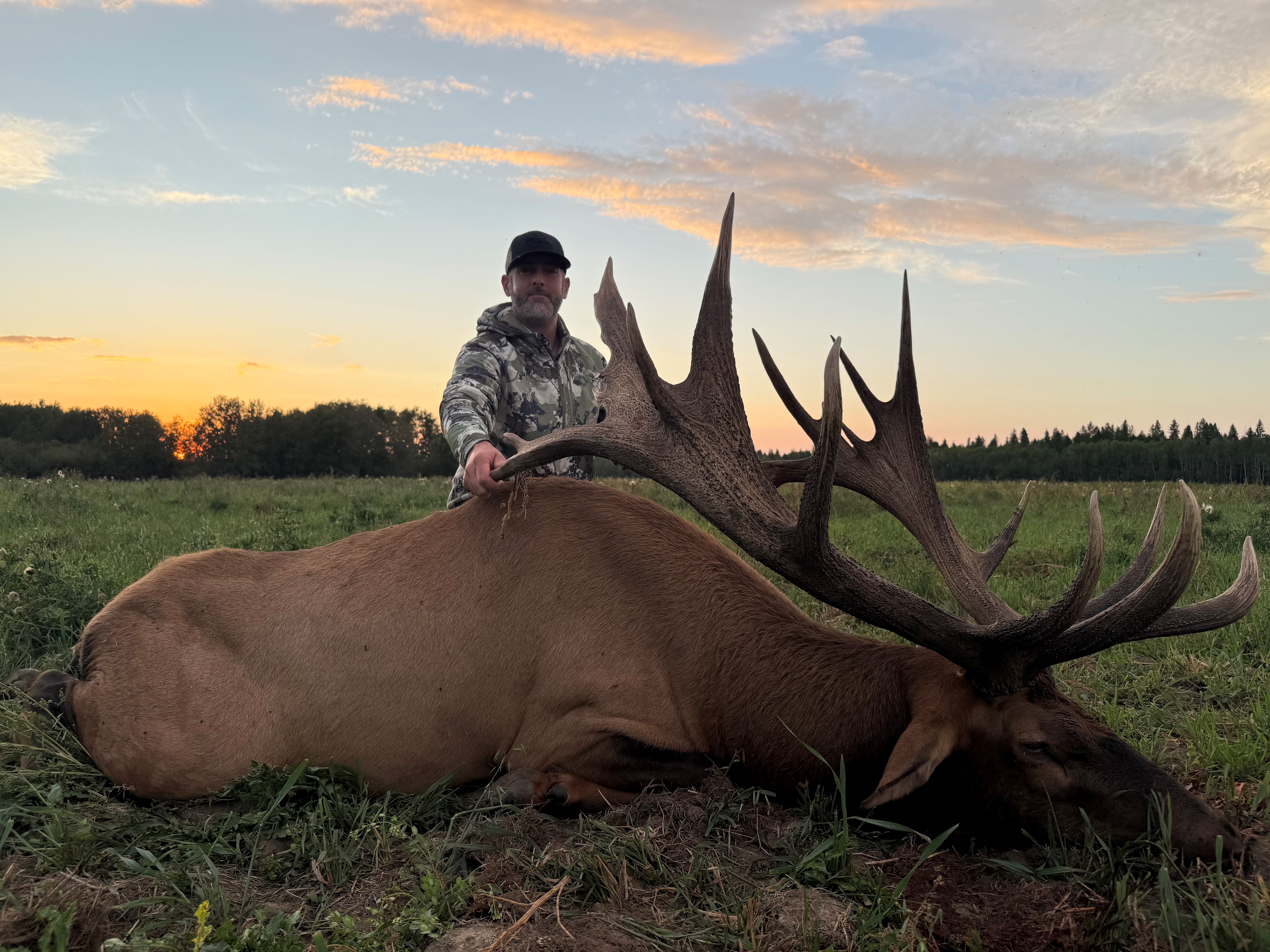 Seth Scott from North Dakota with trophy bull elk at Echo Lake Hunts
